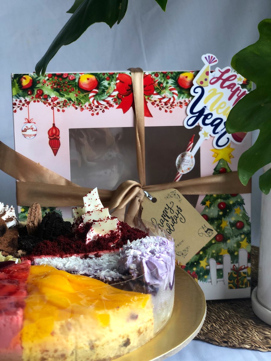 chefkenooleo's tweet photo. CHEEZKEN New Year Giveaways!! 🎆🎇

Fave and RT to get a chance to win an Ultimate Assorted Cheesecake set! Will be picking 3 winners this Dec 31! Happy New Year guys!! 2️⃣0️⃣2️⃣3️⃣ https://t.co/xHT1dRT3RT
