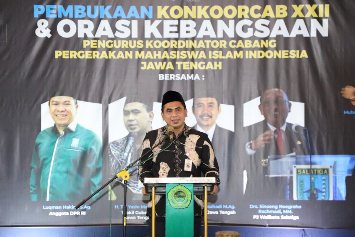 khubabibrahim's tweet photo. Salatiga - Gus Yasin Minta Kader Pergerakan Mahasiswa Muslim Indonesia (PMII) jadi Pelopor Gerakan Perubahan Untuk Generasi Emas 2045
#GusYasin #PanglimaSGN
#SantriGayengNusantara 
#WagubJateng #TajYasinMZ
@TajYasinMZ @sgndotco @sgnbaiz https://t.co/DQMKcQhn6l