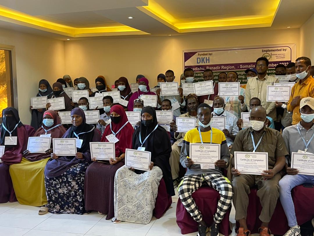 NAPADNGO's tweet photo. One of the ways NAPAD in partnership with @diakoniekh is supporting education in emergency settings is by holding teacher training workshops for teacher's continuous professional development in the supported IDP schools in Kahda &amp; Garasbaley districts #Somalia.
#EducationForAll https://t.co/5UajQpw8EM