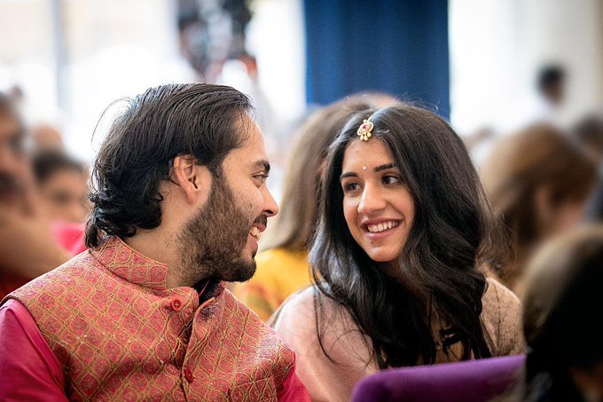 Anant Ambani News: Anant Ambani gets engaged to Radhika Merchant at  Shrinathji Temple, Rajasthan - The Economic Times