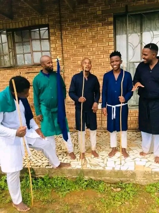 SyahMdladlaeDo4's tweet photo. #Jabulujule
@ukhozi_fm
@Phindi_P_
@Zimiphib1
#Dedasilingo ๐
โโ๏ธ https://t.co/T0d08cUmXS