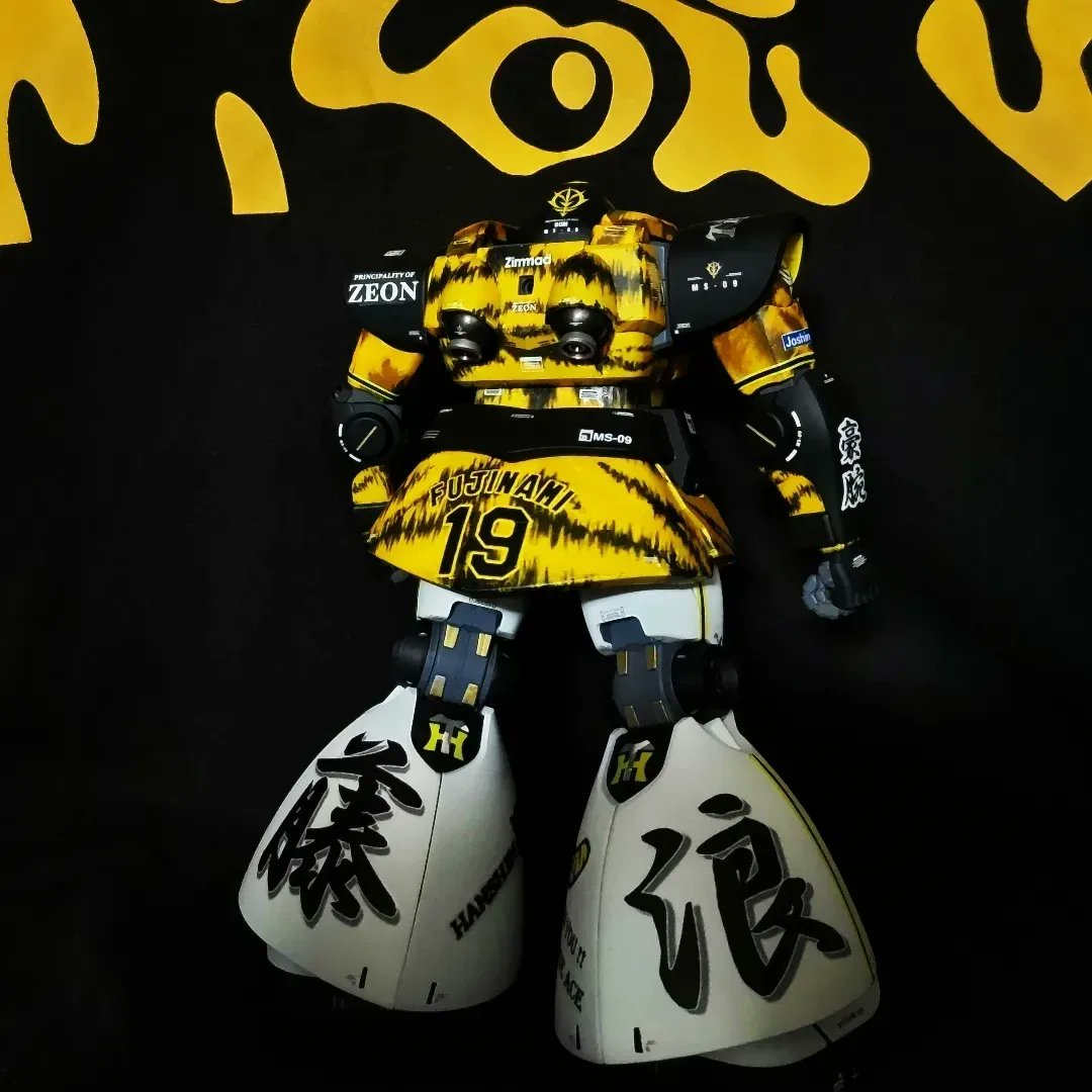 torapla's tweet photo. #今年作ったプラモ晒そうぜ 

⬆の後ろ

⁡#阪神園芸専用トラッドイレブン
⁡#シンタロウフジナミ専用ドム⁡
#ユタカエナツ専用ジオング https://t.co/ZspVf8t9ZV
