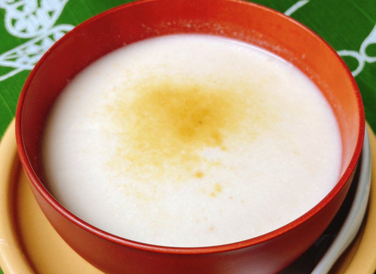 nanae58198851's tweet photo. Amazake is a sweet, fermented rice drink. I added grated ginger and powdered ginger, and no sugar. 甘酒に沢山の生姜を加えて砂糖は無しで。#甘酒 #sweetsake #twittersupperclub https://t.co/FRRKBZYOGm