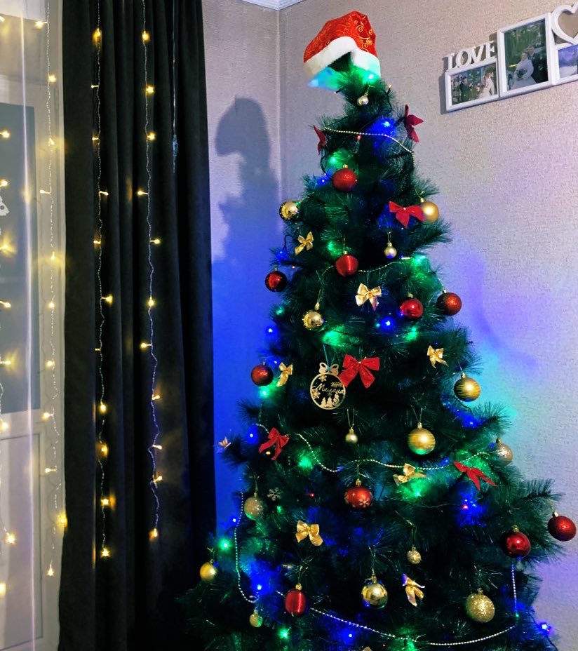 nataliaa___m's tweet photo. Ну и с наступающим 2023 годом🎄💚🎉🎊🎁 https://t.co/6cxBJn2jTN