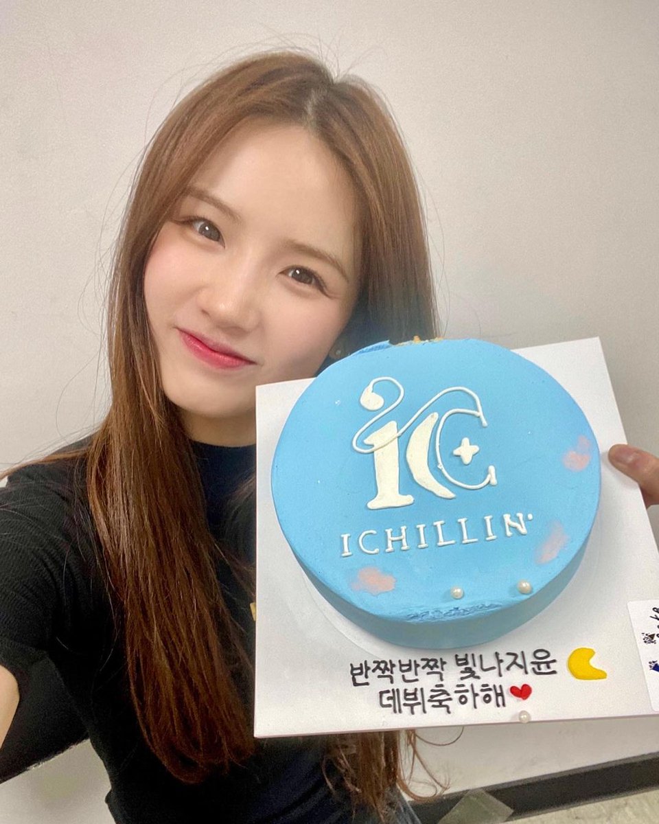 J_JiyoonUpdates's tweet photo. 221229 ichillin_km Instagram update

Willing~~ Are you doing fine??
The days are still cold and the time is flying by and the end of the year is approaching!
You must be more restless because it's the end of the year, but I think 

#아이칠린 #ICHILLIN #지윤 #JIYOON https://t.co/Ez8n37fnHG