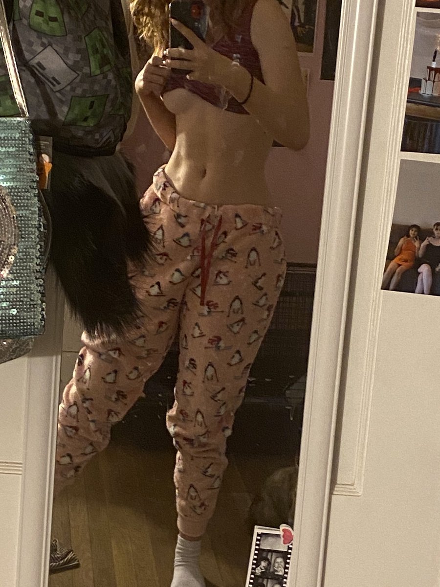 dietcocoke's tweet photo. someone should venmo me for xtra pics 🤭 #nsfwtwt #nsfw https://t.co/0StC0XKjYj
