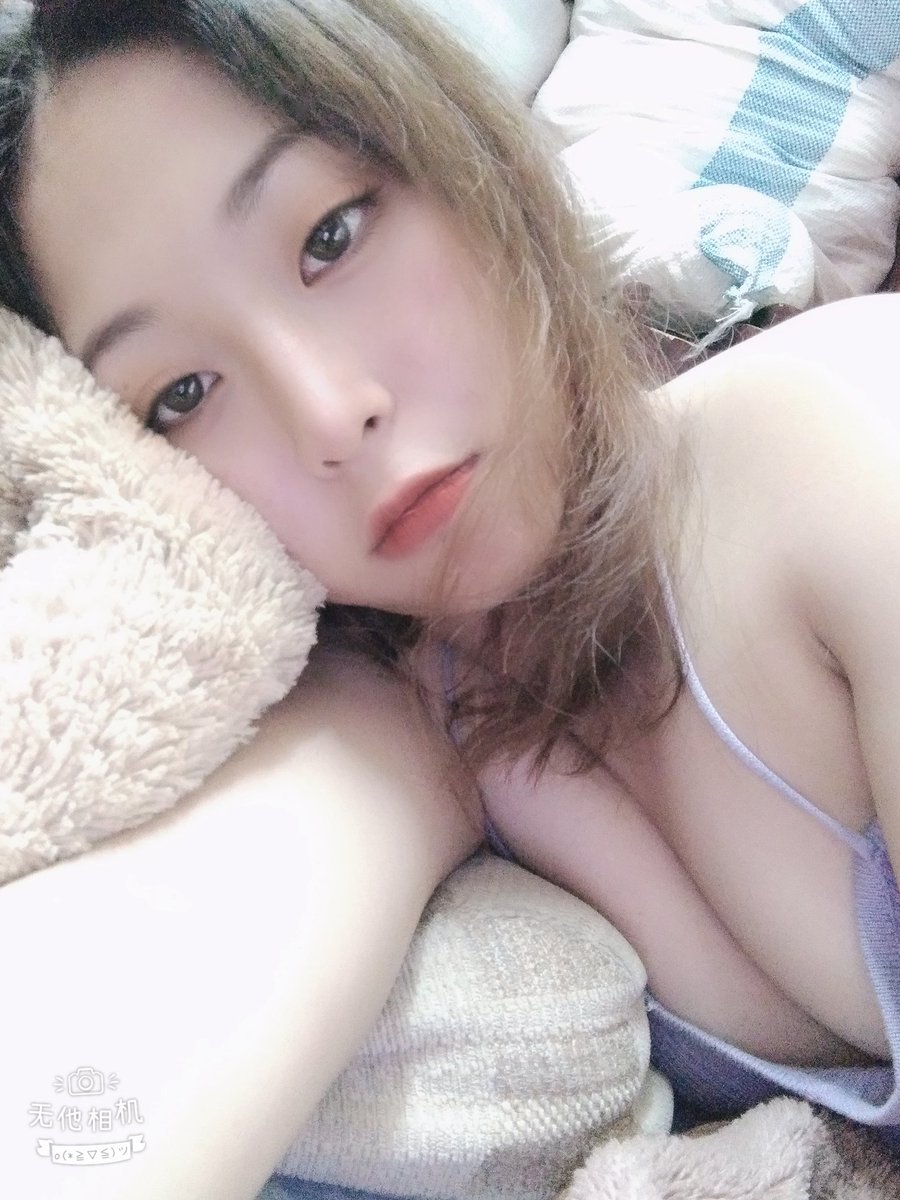 Dung18011's tweet photo. Cũng được ngủ ngon 1 chút 🖤 https://t.co/bjlzLeJBsD