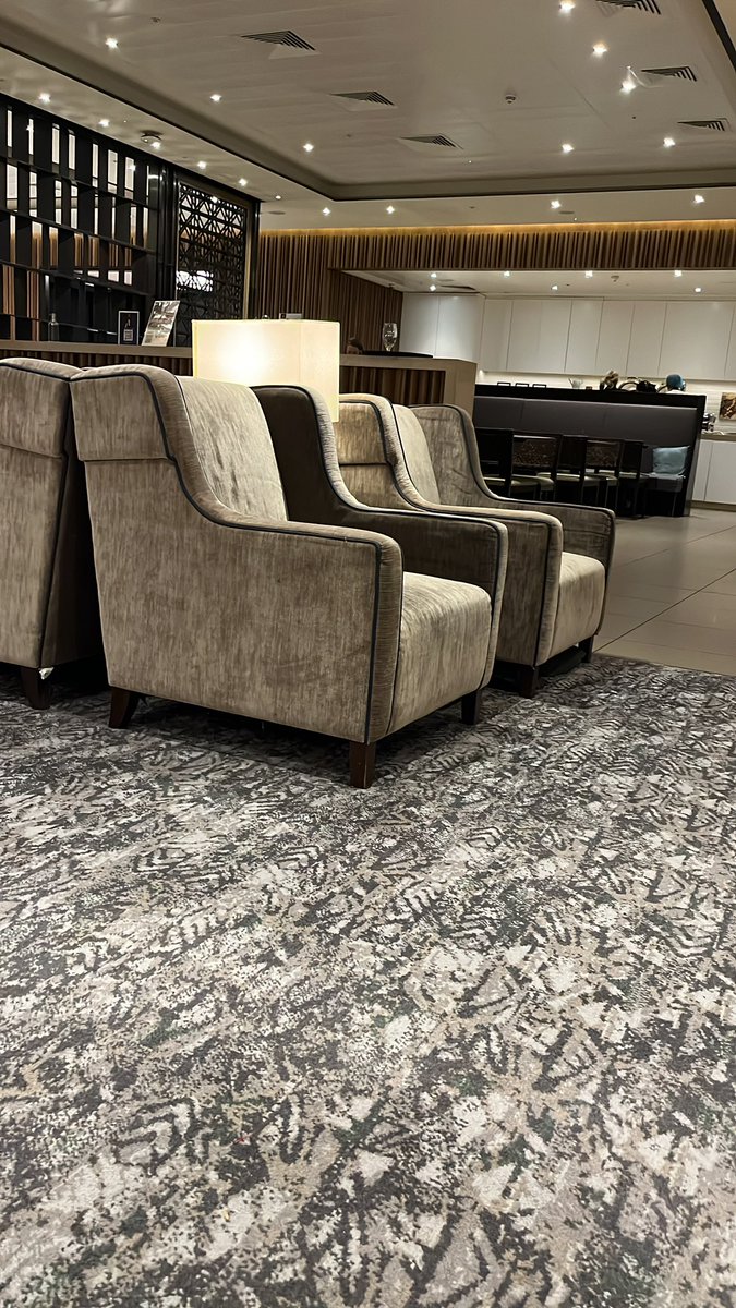 TimmyKernow's tweet photo. Where souls go to die. The windowless #PlazaPremiumLounge at T2. Thanks Amex to at least get me access to a lounge. #FlyMaybe turboprop to the Kernow Republic this morning. #LHR๐ซ๐๐ฌ#NQY https://t.co/61r7RwKQno