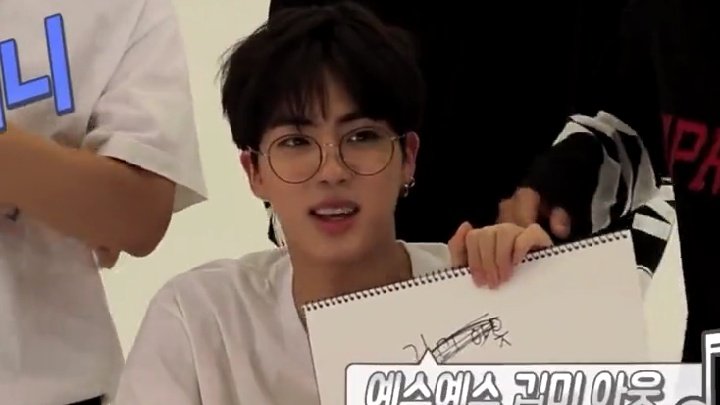 jinluvspace's tweet photo. seokjin in round glasses https://t.co/HizmimrGGG