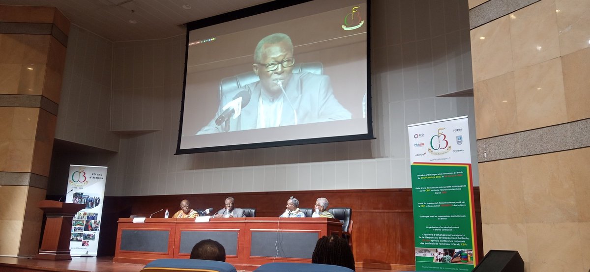 Citoyen229's tweet photo. «Trouver le moyen de rester ensemble tout en respectant la différence.» Pr Pierre OSHO, ancien ministre @CBF_Diaspora #CBF25 #Citoyen229 #CFMPDF @AAgbenonciMAEC #wasexo @gouvbenin https://t.co/XZIWlhDSiE
