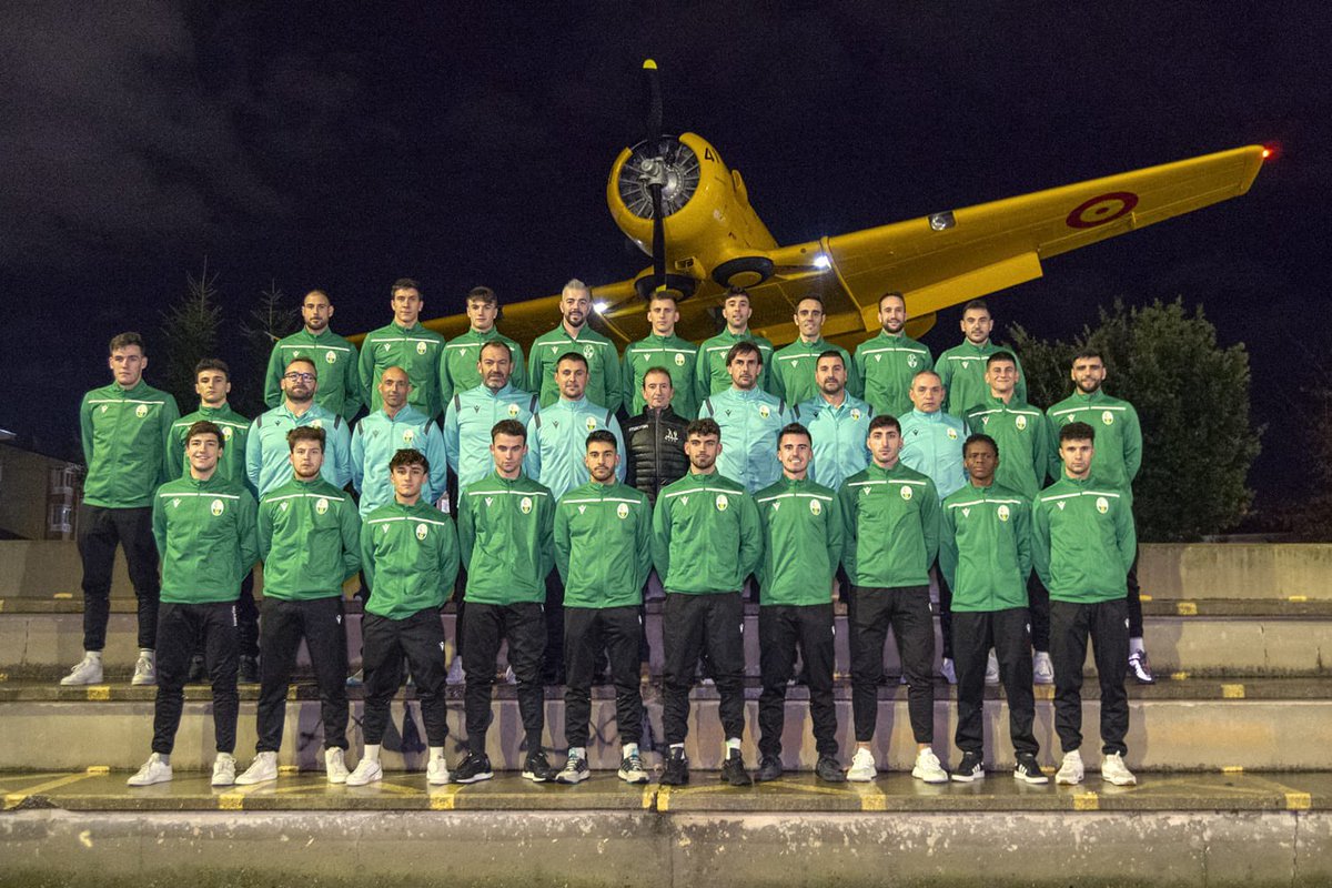 📸 𝙵𝙾𝚃𝙾 𝙾𝙵𝙸𝙲𝙸𝙰𝙻 

🥳 Con esta imagen os deseamos una feliz salida y entrada de año. 

💫 Por un 2023 repleto de felicidad para todos. 

#VamosVerdes💚🤍 #JuntosHacemosElCamino