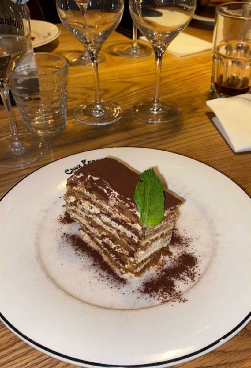 ChezFranklin's tweet photo. La gourmandise de notre tiramisu réchauffe le cœur 💝 Allez-vous le retrouver en dessert du jour cette semaine ? Chaque jour, une entrée, un plat et un dessert différent selon la saison et l'inspiration du Chef. Laissez-vous tenter 😘 https://t.co/tCEo8u8GCI