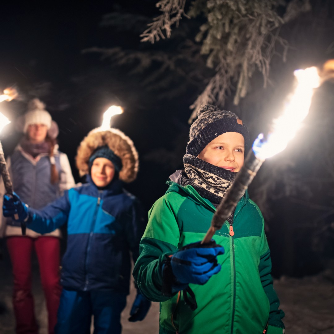 Yes! Wegens succes verlengd. 🚶‍♂️
Kleed je warm aan, trek je wandelschoenen aan want MORGEN is er nog een editie van de Fakkeltocht door het Hoge Bergse Bos! 
Goed om te weten is dat we 6 januari ook nog één editie hebben. Klik op de link voor meer info.  
ow.ly/k9Wq50MasVO