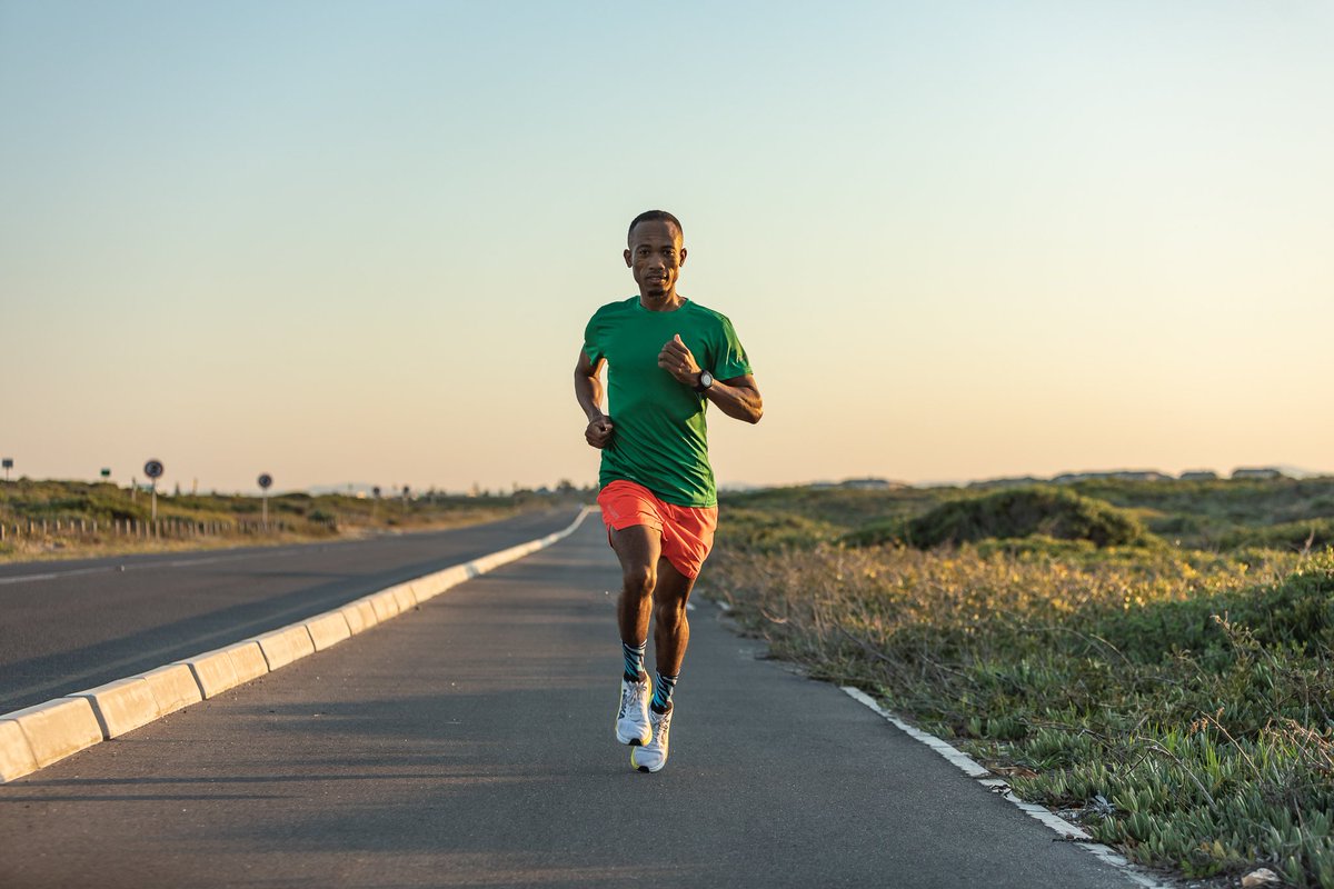 AneleBans's tweet photo. December training runs are the best you have the whole road on yourself...no cars,no bikes and maybe no runners just you and the sound of your footsteps.π
#ikhambidistribution
#hokafanssa
#flyhumanfly
#TSAthlete
#TSbyTotalsports
#totalsports
#iloveboobies_za
#runBANSrun https://t.co/DUtWWWOoaZ