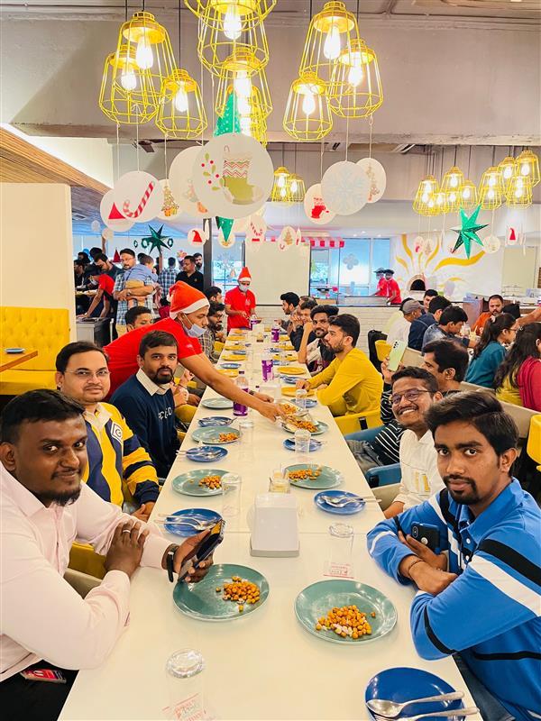 Digital_Harbor's tweet photo. The QA team at @Digital_Harbor had a fantastic time at our recent year-end get-together! We're so grateful to work with such an incredible group of professionals. A little fun goes a long way in keeping our team energized and motivated. 

#teamfun | #workfamily | #QAteam https://t.co/uIh4HqzbPm