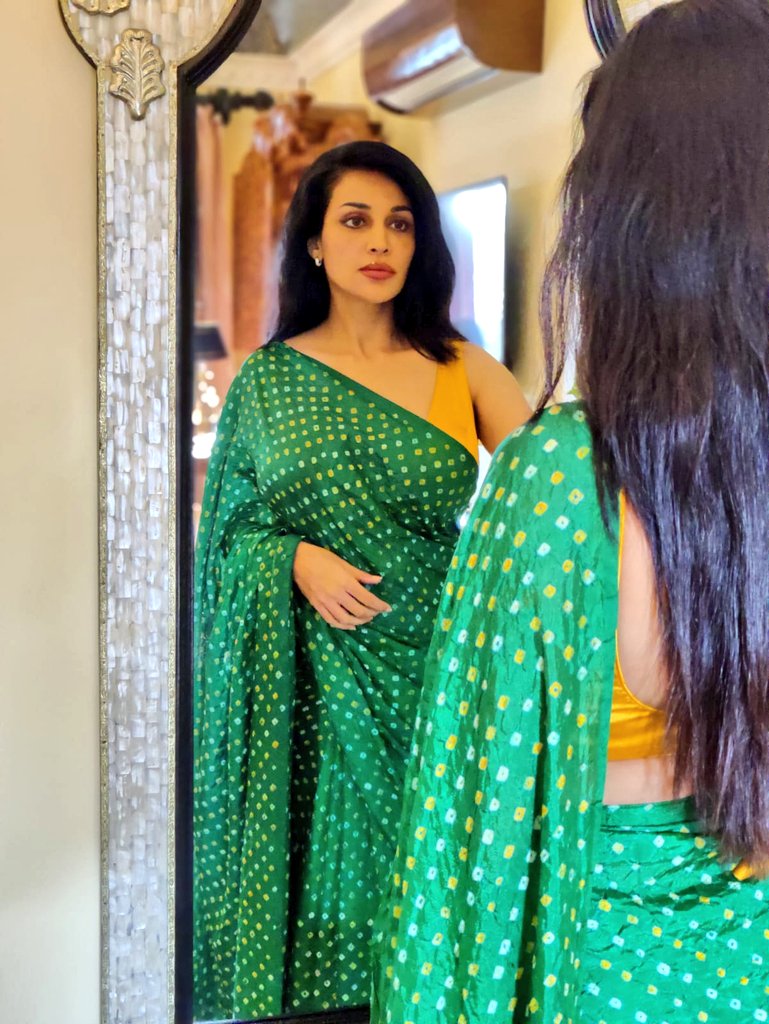 Flora Saini Hot latest photos, Asha Saini Collections - iiQ8 Biography