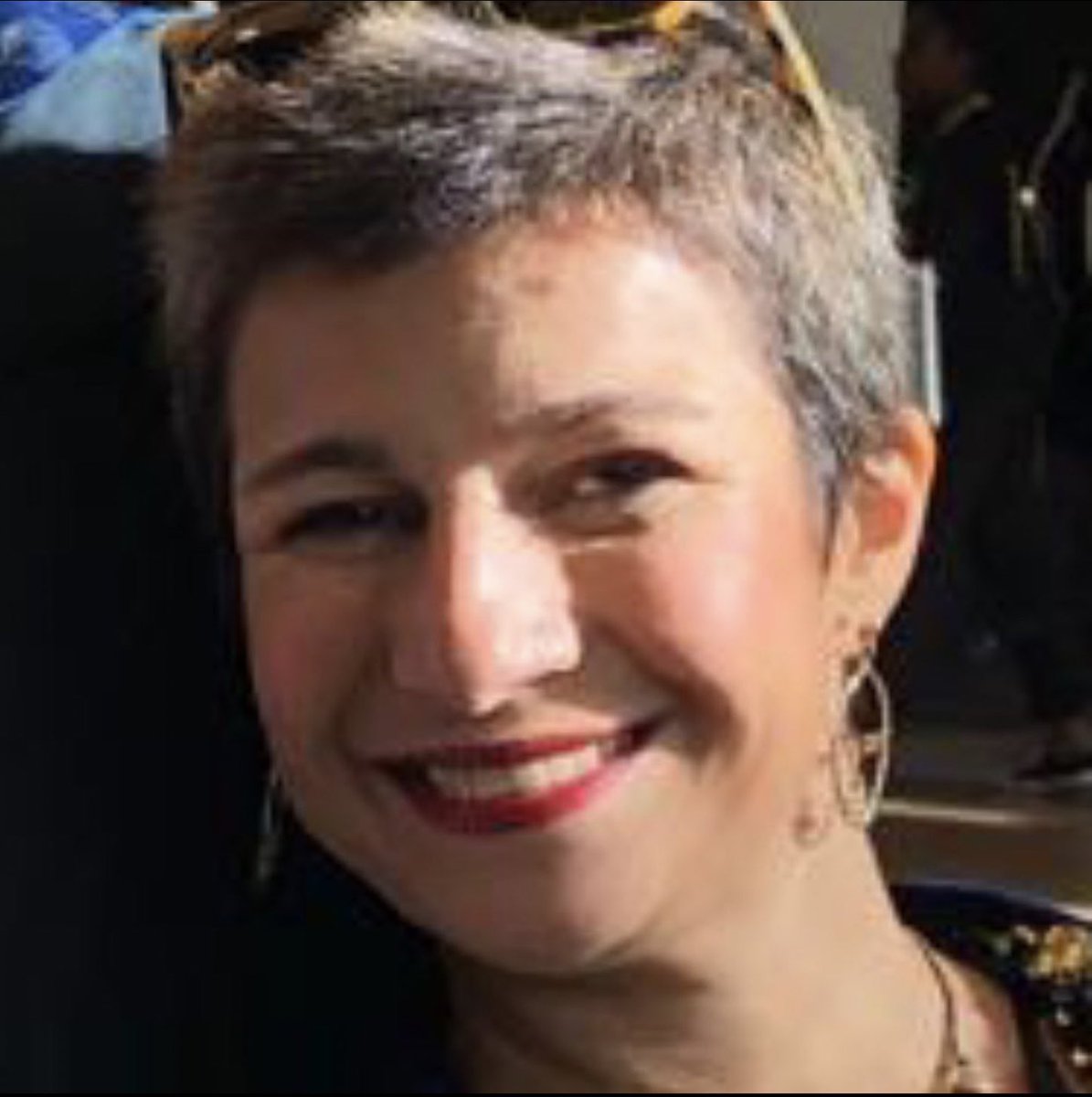 Limportant_fr's tweet photo. Incroyable de courage ! L'actrice iranienne Leili Rashidi a posté une photo sans foulard et a écrit : "Je dirai ce que je pense" en ajoutant #TaranehAlidoosti (actrice, arrêtée le 7 décembre) et #WomanLifeFreedom  
#مهسا_امینی #IranRevolution #MahsaAmini @Omid_M https://t.co/DgOl3yUua8