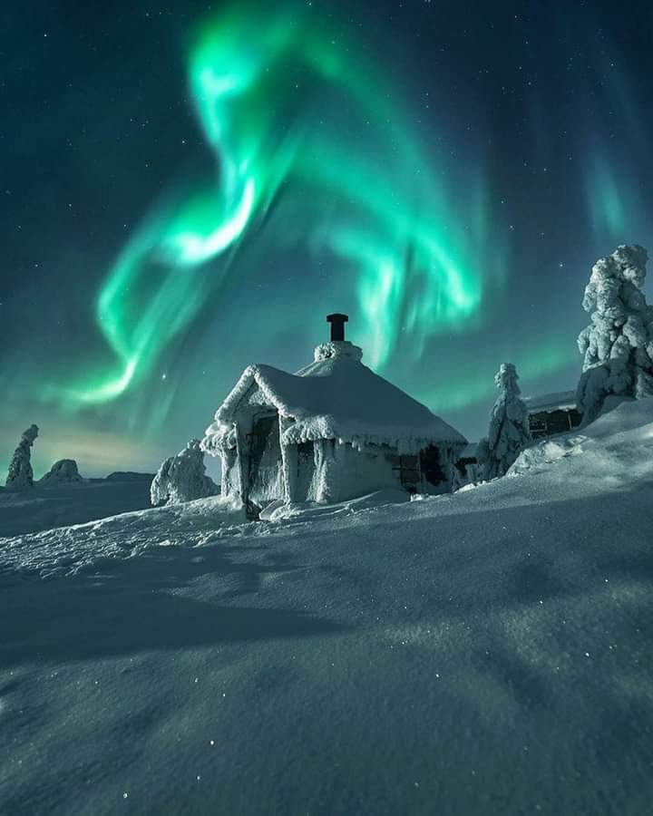 ruben_corella's tweet photo. #noruega #norway #borealis #auroraboreal #greenrays #brumas #cold #misty #magic #magical #northern #cottage #snowflakes #paisaje #europe #foto #nature #naturelovers #NaturePhotograhpy #glow #glitter #dawn #greatday https://t.co/VChv0ahhGy