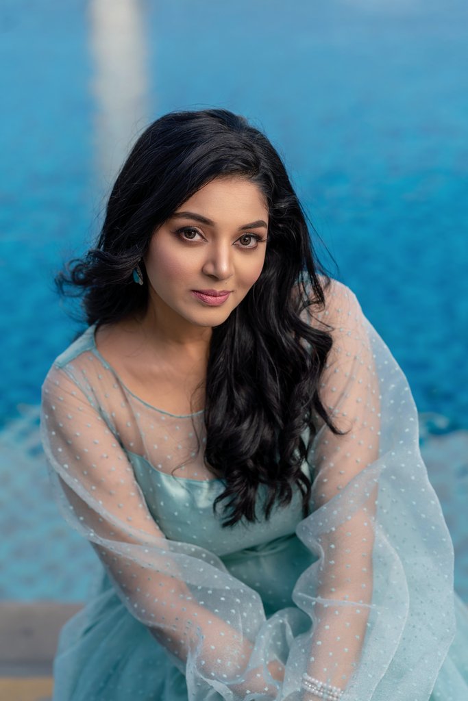 ungalsanam's tweet photo. Blued π
Outfit & Styling #shinyfascino
Photography #phototoday
MUH #Vaishuzmakeover
Venue @RadissonBlu
#midweekstyles #trendythursdays #Sanam #sanamshetty #phototoday #shinyfascino #vaishuz https://t.co/zv54cUdns8
