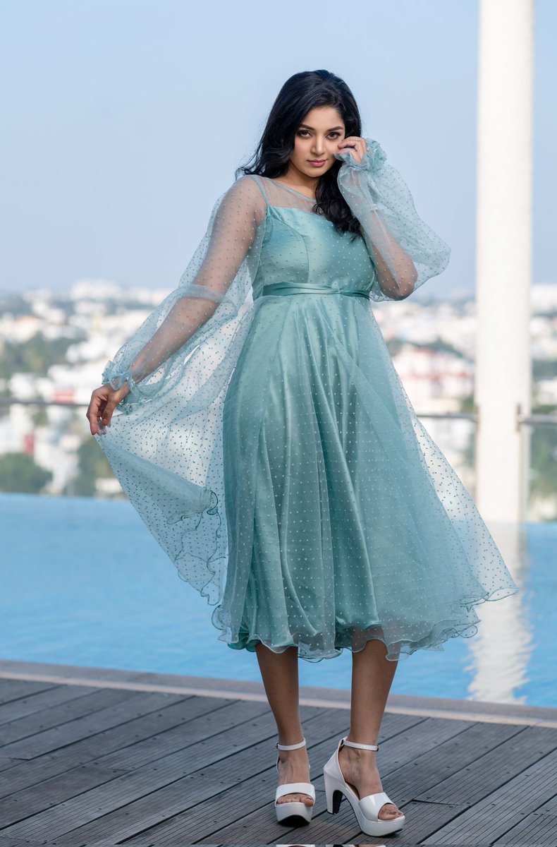 ungalsanam's tweet photo. Blued π
Outfit & Styling #shinyfascino
Photography #phototoday
MUH #Vaishuzmakeover
Venue @RadissonBlu
#midweekstyles #trendythursdays #Sanam #sanamshetty #phototoday #shinyfascino #vaishuz https://t.co/zv54cUdns8
