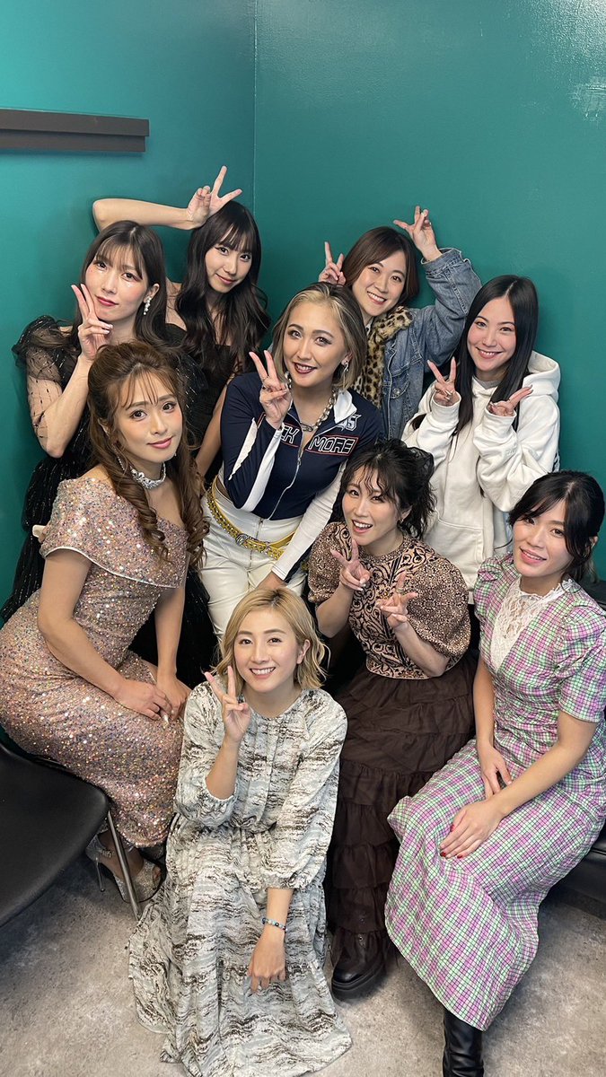 hina_shimokita's tweet photo. 昨日のイメカラありがとうございました🎤✨✨

ライブ納めに相応しい最高に楽しい LIVEでした🫶🏻🤍🤍
こんな素敵なアーティストさんに囲まれて幸せでした~💖
みんなも楽しんでくれたかな？？💞

来年は、箱ライブも路上ライブももっともっと頑張るぞぉぉ❤️‍🔥

#イメカラ https://t.co/vswms2QShx