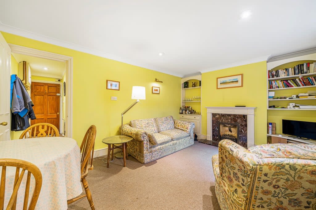 Ravensdon Street, London | We are delighted to present to the market this outstanding one double bedroom l ... barnardmarcus.co.uk/properties/163…