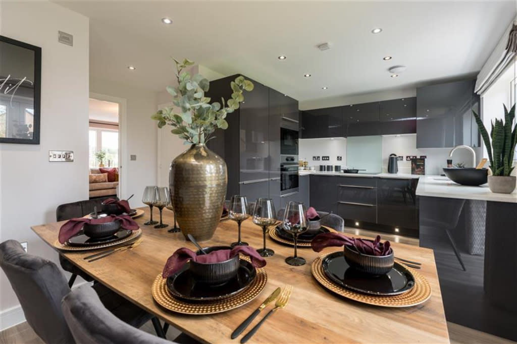 BrownandMerry's tweet photo. Aston Reach, Weston Turville, Aylesbury | The Elliston is a stunning four bedroom home designed to be flex ... https://t.co/3i0UIWMPBc https://t.co/pOYGsHORdt