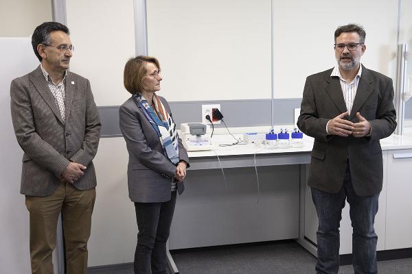 <a href="/CEBIMAT/">CEBIMAT</a>, empresa, spin-off de la <a href="/UJIuniversitat/">Universitat Jaume I</a>, ha puesto en marcha un laboratorio especializado en el estudio de la biodegradación del #plástico. ihttps://www.quimicaysociedad.org/cebimat-inaugura-un-laboratorio-especializado-en-el-estudio-de-la-biodegradacion-del-plastico/