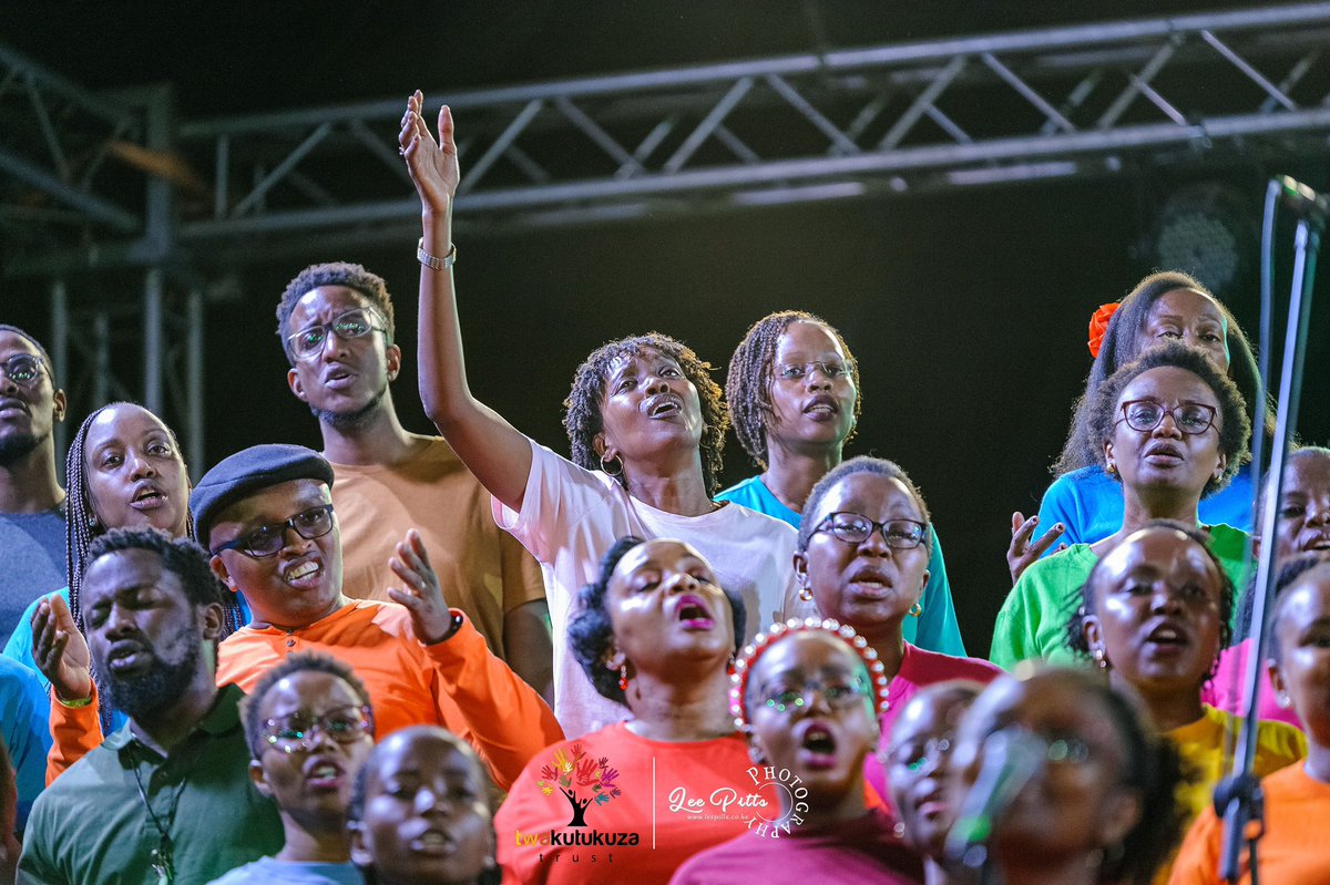 TwaTrust's tweet photo. Our 8th song in the #Twa2022 playlist was “Uongezeke Yesu by Boaz Danken” performed by Cindy of Pambio Worship.
Just as Cindy led us into a place of reverence, would you allow Jesus to become greater in your life?
https://t.co/kbrymAZECJ
#LiveOnPurpose #SendJudahFirst https://t.co/bIh6f2iNvo