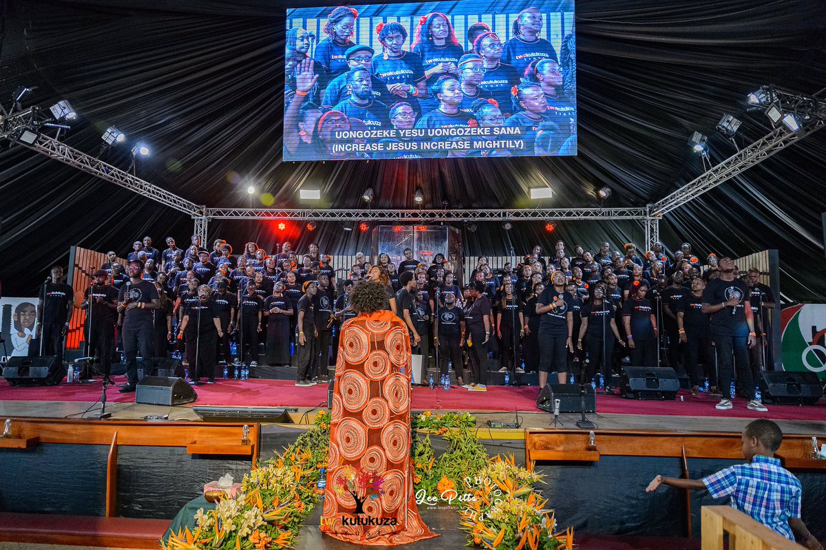 TwaTrust's tweet photo. Our 8th song in the #Twa2022 playlist was “Uongezeke Yesu by Boaz Danken” performed by Cindy of Pambio Worship.
Just as Cindy led us into a place of reverence, would you allow Jesus to become greater in your life?
https://t.co/kbrymAZECJ
#LiveOnPurpose #SendJudahFirst https://t.co/bIh6f2iNvo