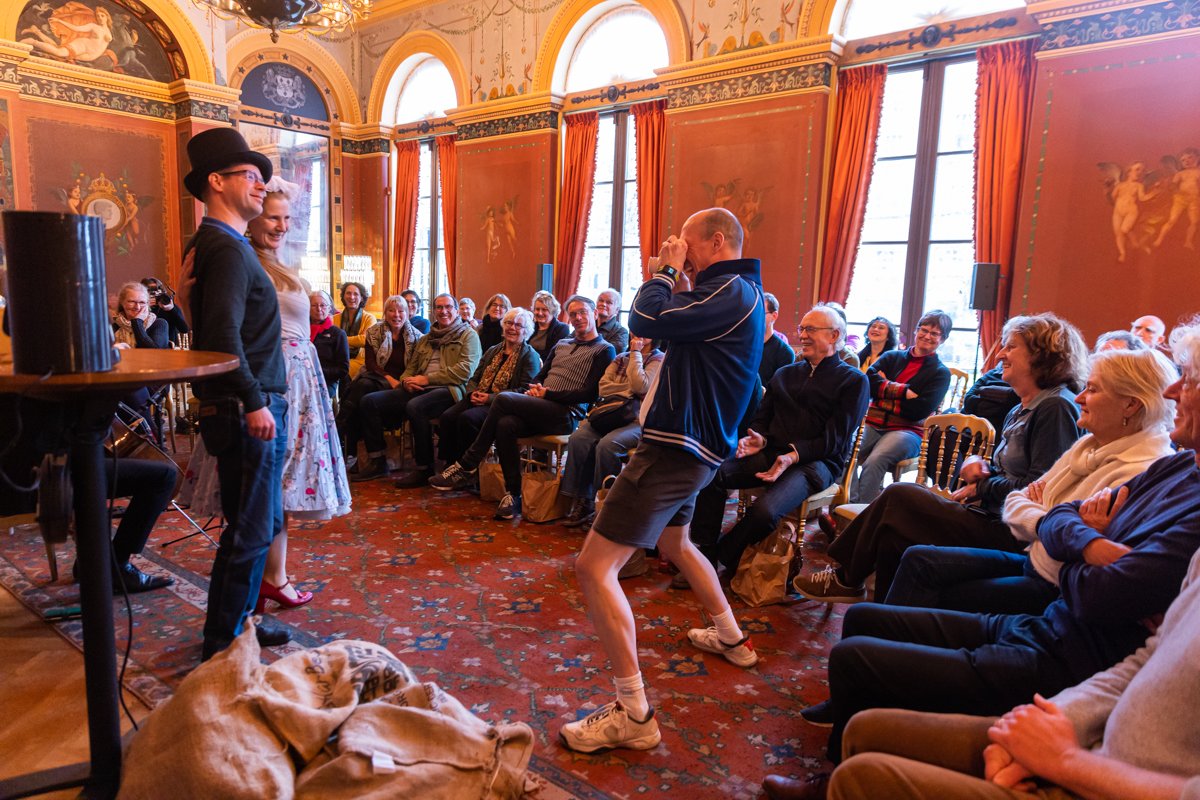 IKFU2021's tweet photo. Volop plezier gisteren bij Bakkie Bach als onderdeel van de wandelconcerten tijdens het #IKFU2022. 📸Marieke Wijntjes | Vandaag Dag 3 van het festival. Nog een paar mooie kansen om concerten te beleven: https://t.co/9PBPSp0F1B #IKFU #Utrecht @uitagenda030 https://t.co/BbS8tKnxWI