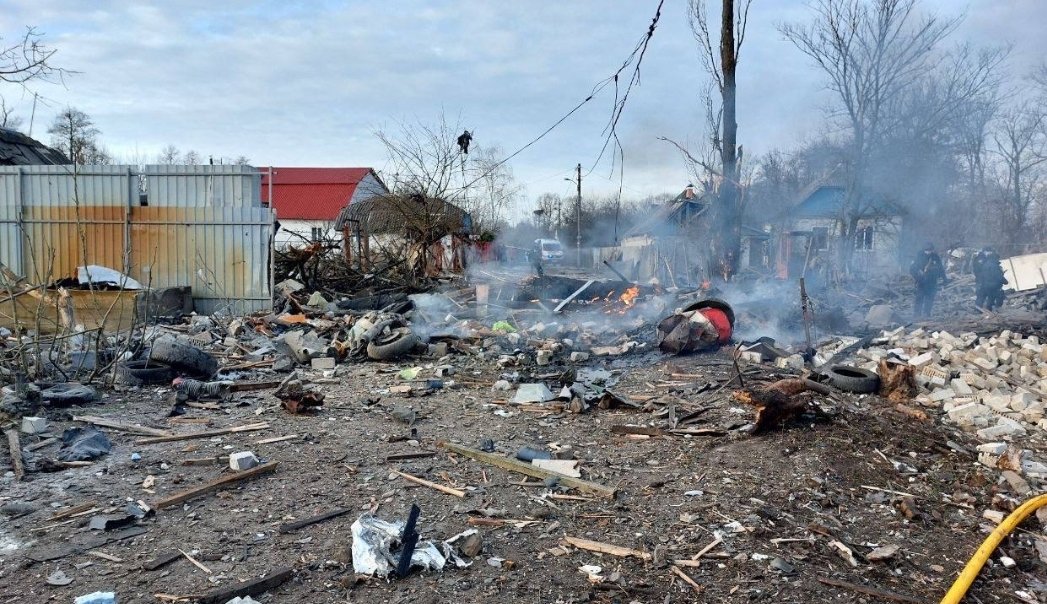 OlivierJorba's tweet photo. #UkraineRussiaWar Dans le secteur de #Darnitsky, 3 personnes sont blessées dont un adolescent âgé de 14 ans. https://t.co/GdJ3Rao4zO