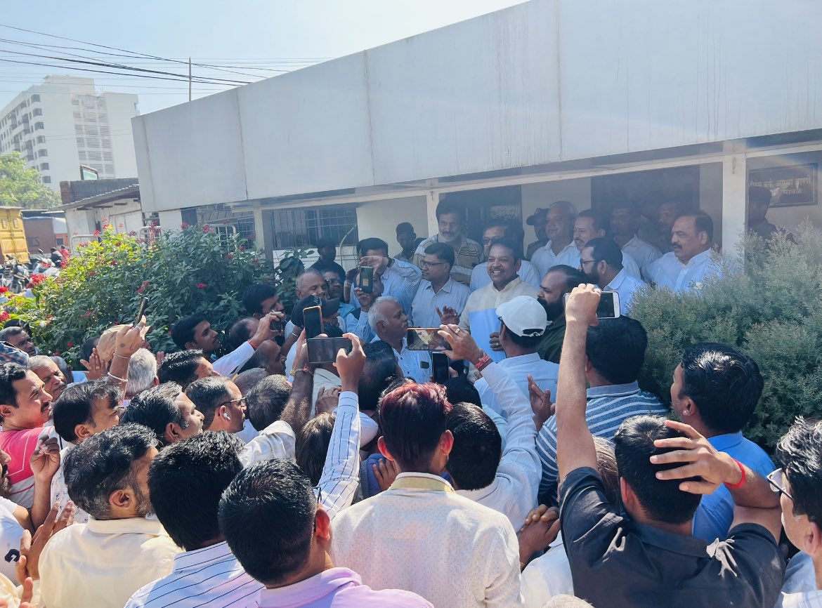 #पुणे,#पिंपरी_चिॅचवड शहरात राजस्थानचे व्यापारी व नागरीक मोठ्या संख्येने रहात आहेत पुणे ते जोतपूर ही रेल्वे गाडी (न.११०९० भगत की कोटी)आठवड्यातून एकदा पुणे स्टेशन वरून जाते ती रेल्वे दररोज चालू करण्याची मागणी केली. <a href="/AshwiniVaishnaw/">Ashwini Vaishnaw</a> <a href="/raosahebdanve/">Raosaheb Patil Danve</a> <a href="/DrSEShinde/">Dr Shrikant Lata Eknath Shinde</a> <a href="/Dev_Fadnavis/">Devendra Fadnavis</a>