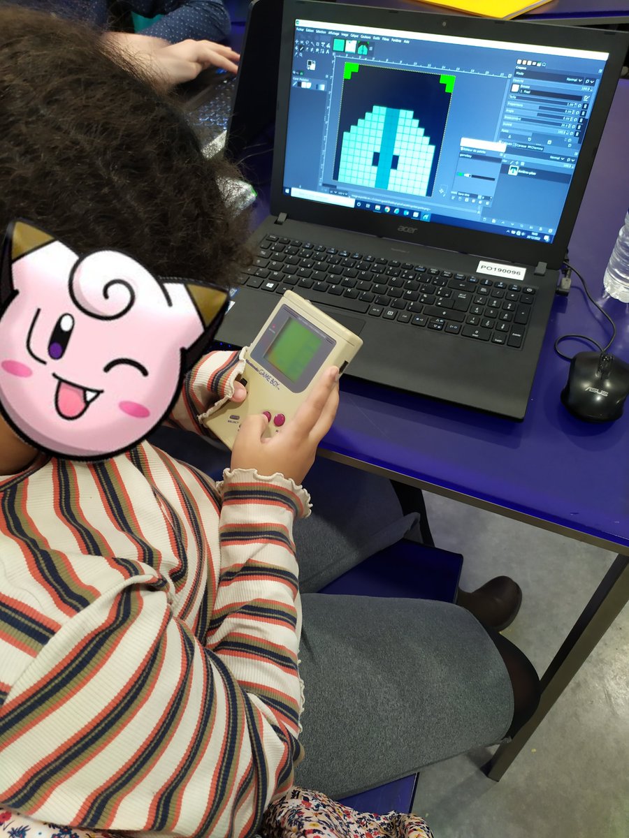 johndostudio's tweet photo. Photos de l'évangélisation "Game Boy" de la jeunesse en cours pendant le festival #Piky dans le réseau de bibliothèque de @dijon 🤩☺️
Découverte + ateliers de création via #gbstudio toujours en cours jusqu'à vendredi ! 
Exposition gratuite jusqu'au 29/01 ! 

#retrogaming #GameBoy https://t.co/ZY8TNbSDem
