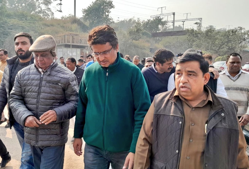 Ch_AnilKumarINC's tweet photo. श्री @RahulGandhi जी के नेतृत्व में भारत जोड़ो यात्रा 3 जनवरी 2023 को हनुमान मन्दिर (मरघट वाले बाबा) यमुना बाजार से पुनः आरंभ होगी। आज प्रदेश कांग्रेस के वरिष्ठ नेताओं और पदाधिकारियों के साथ हनुमान मंदिर पर पहुंचकर यात्रा की तैयारियों का जायजा लिया।

@kharge @kcvenugopalmp https://t.co/H6FgGUNtXC