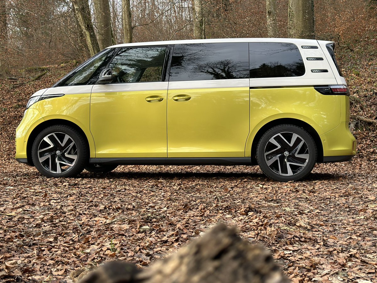 technikblog_ch's tweet photo. Die Vorfreude war riesig und jetzt endlich abgeholt: Die nächsten Tage bin ich mit dem ID. Buzz von @vwschweiz unterwegs 😍
#buzz https://t.co/WujMmbbS71
