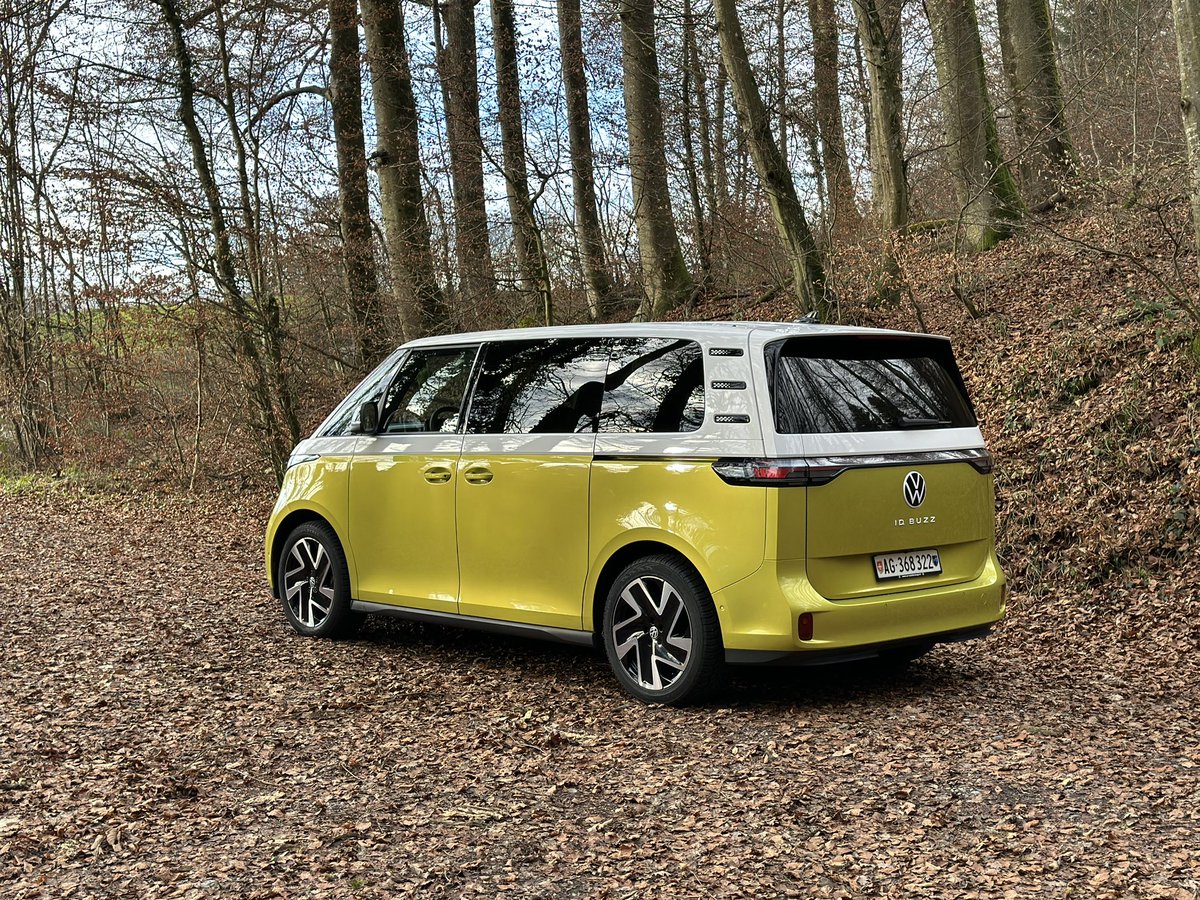 technikblog_ch's tweet photo. Die Vorfreude war riesig und jetzt endlich abgeholt: Die nächsten Tage bin ich mit dem ID. Buzz von @vwschweiz unterwegs 😍
#buzz https://t.co/WujMmbbS71