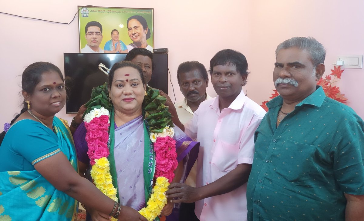 IrumalarNews's tweet photo. #aitctamilnadu தலைவர் Dr.Sabitha அவர்களை திருவள்ளூர் மாவட்டம் செங்கல்பட்டு மாவட்டம் தென் சென்னை மாவட்ட நிர்வாகிகள் இன்று சந்தித்தனர் கட்சி வளர்ச்சி சம்பந்தமாக ஆலோசனை நடைபெற்றது.
#AbhishekBanerjee #MamataBanerjee #AITCOFFICIAL #IrumalarNews #aitctamilnadu #drsabitha https://t.co/QXlzIAhcib