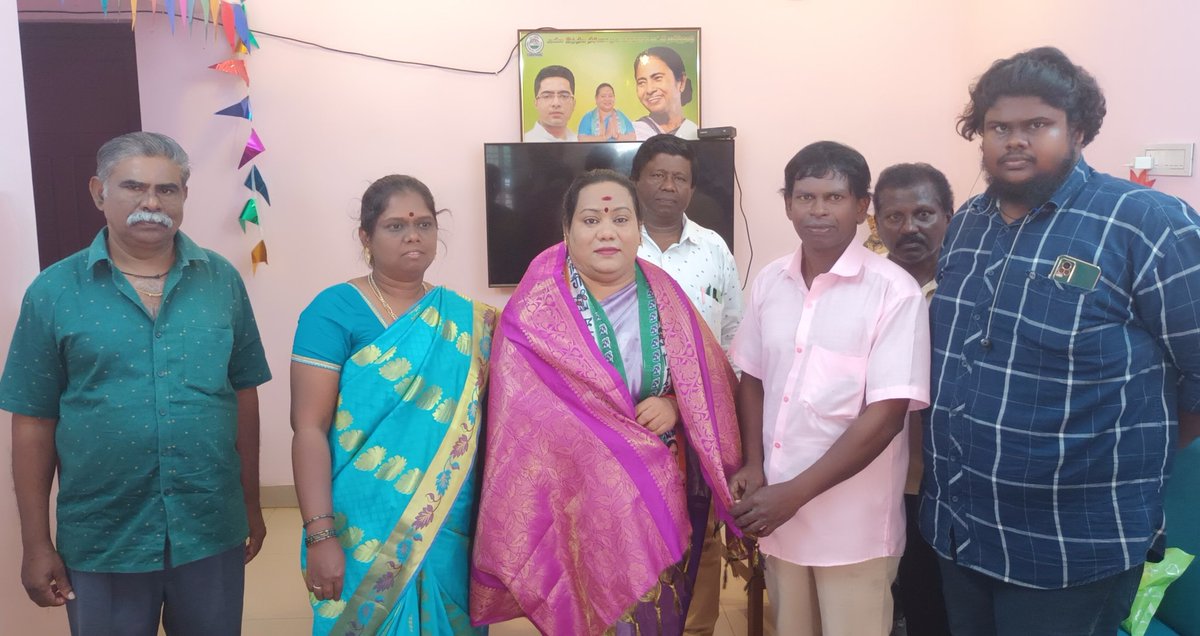 IrumalarNews's tweet photo. #aitctamilnadu தலைவர் Dr.Sabitha அவர்களை திருவள்ளூர் மாவட்டம் செங்கல்பட்டு மாவட்டம் தென் சென்னை மாவட்ட நிர்வாகிகள் இன்று சந்தித்தனர் கட்சி வளர்ச்சி சம்பந்தமாக ஆலோசனை நடைபெற்றது.
#AbhishekBanerjee #MamataBanerjee #AITCOFFICIAL #IrumalarNews #aitctamilnadu #drsabitha https://t.co/QXlzIAhcib