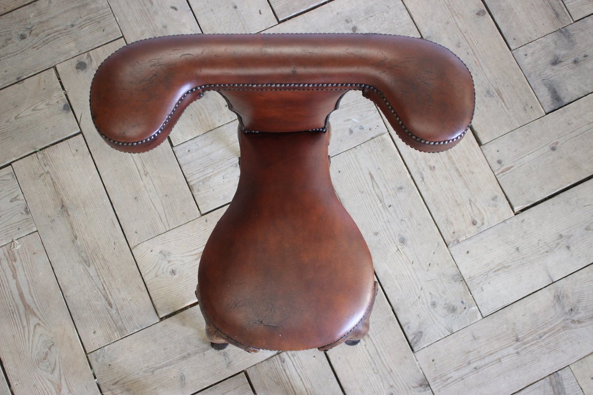 BrownriggUK's tweet image. 19th Cent Spanish Library / Desk Chair in Leather

bit.ly/3I8S2kH

#deskchair #antiquechairs #librarychair #leatherchair #antique #furniture #interiordesign #decor