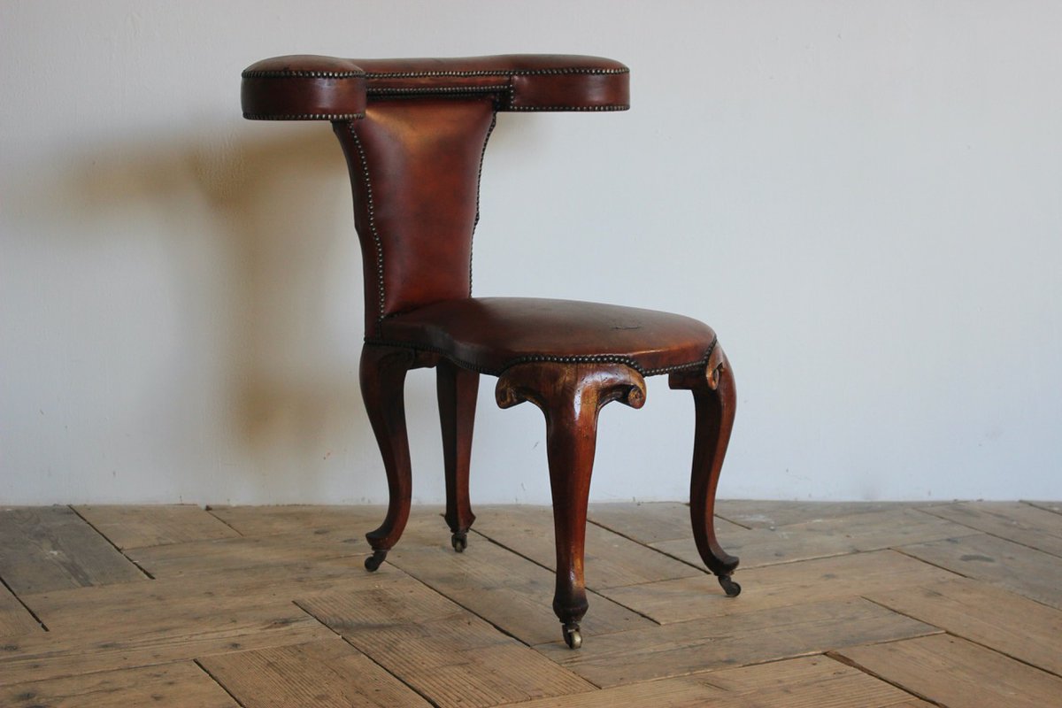 BrownriggUK's tweet image. 19th Cent Spanish Library / Desk Chair in Leather

bit.ly/3I8S2kH

#deskchair #antiquechairs #librarychair #leatherchair #antique #furniture #interiordesign #decor
