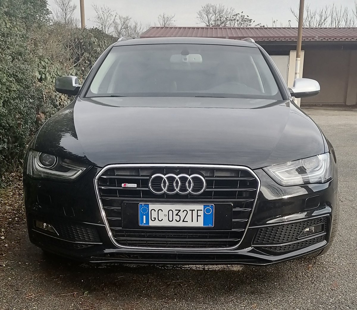 #AudiA4, whether the day is sunny or cloudy, black must always be shiny!