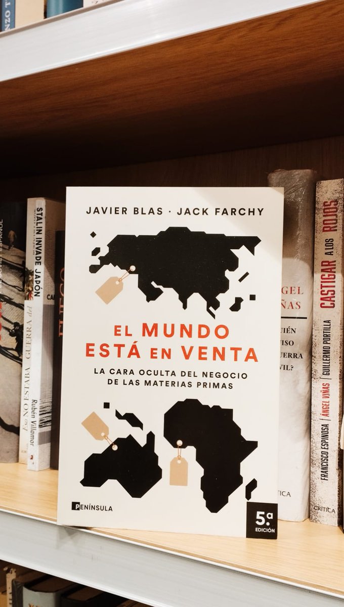 A la pregunta de ayer: ¿qué activo se ha comportado mejor en los últimos 2 años? Una respuesta: las materias primas. Y a propósito, un libro recomendado. 'El mundo está en venta' de <a href="/JavierBlas/">Javier Blas</a>  y <a href="/jfarchy/">Jack Farchy</a>.

La cara oculta del negocio de las commodities.