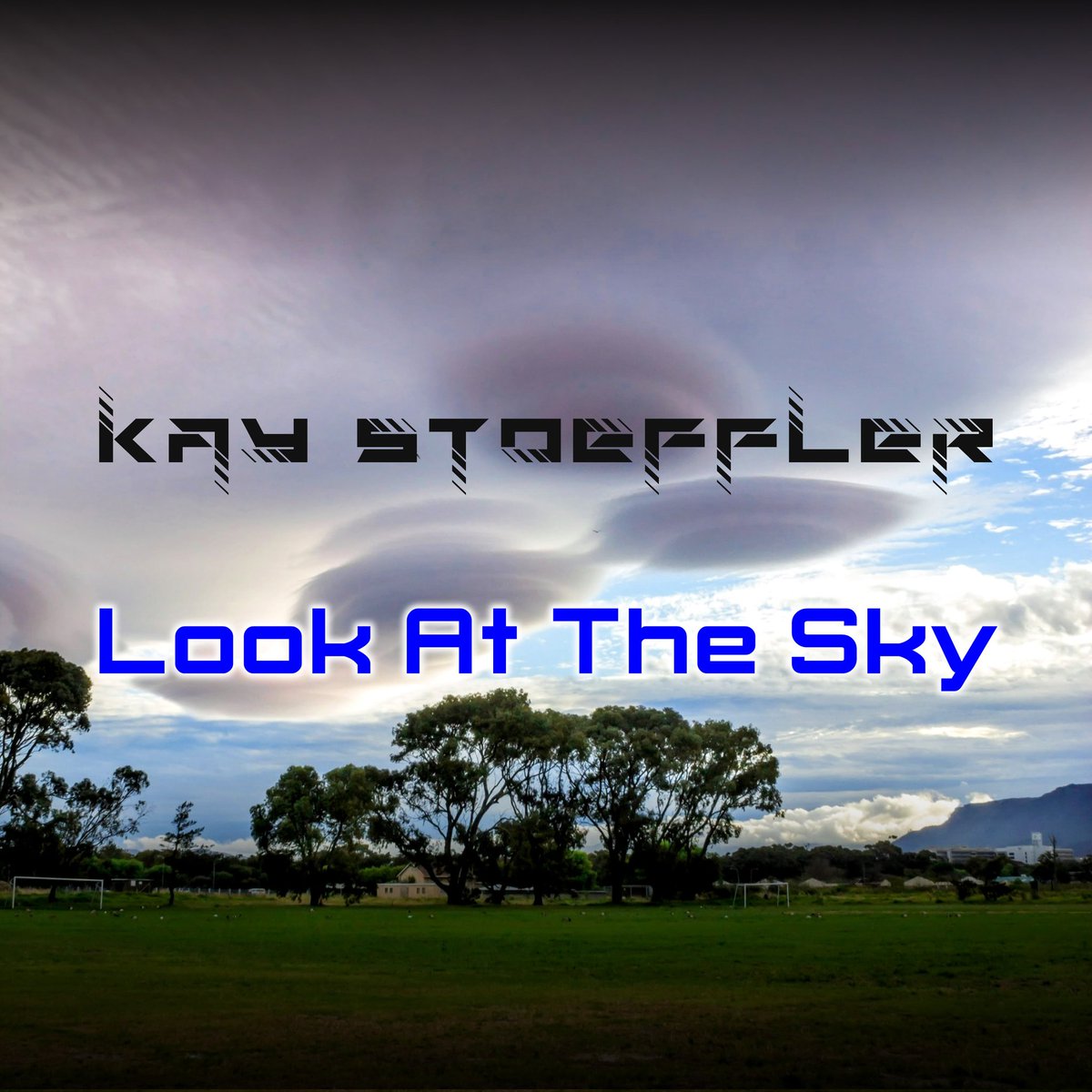 KayStoeffler's tweet photo. Watch out for my latest track "Look At The Sky", scheduled for release on Jan. 9, 2023,
especially when you 🖤 aliens &amp; UFOs! 👽🛸😉

#house #housemusic #dancemusic #electronicmusic #musicproduction #cubasesx3 https://t.co/S6JuW8w4Z2