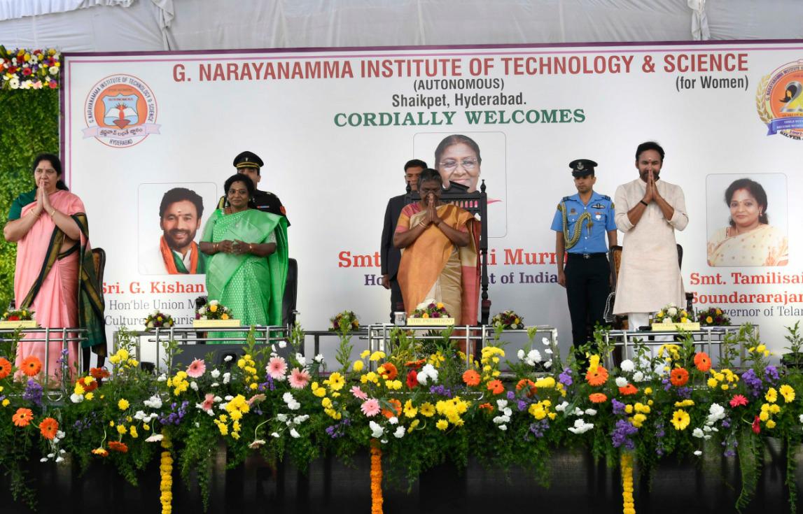 rashtrapatibhvn's tweet photo. President Droupadi Murmu addressed students of G. Narayanamma Institute of Technology and Science for women; BM Malani Nursing College and Suman Junior College in Hyderabad. She said that technology should be used as an instrument of social justice. https://t.co/dN6zqYMJfr https://t.co/8HFsAOR2gC