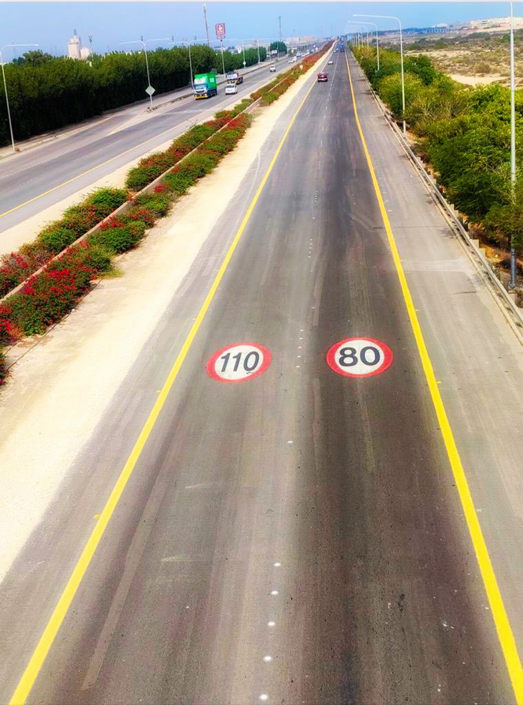 jubailctms's tweet photo. 🔴 ضمن مبادرات رفع مستوى السلامة المرورية على طرق مدينة الجبيل الصناعية، قامت إدارة الطرق بالهيئة الملكية بالجبيل بتركيب علامات تحديد السرعة على الطريق السريع ( ١ ) لتنبيه قائدي المركبات بتغيير سرعة الطريق. 

نتمنى لكم قيادة آمنة… https://t.co/MvAP1zDJeC