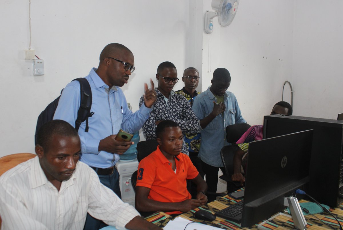 BmbcBi's tweet photo. Umuyobozi mukuru w'ishirahamwe @BmbcBi yazindutse aragenzura #imirimo yongera atanga n'ubufasha ku bakozi bo ku cicaro gikuru c'iryo shirahamwe.
@BgfBurundi
@ADB_Burundi @indundimag @SandrineNinter1 @MweneKajekurya @EjohezaNews @MuramvyaProv @Gitega @ObuhaOffice @Capt_Dukundane https://t.co/KK89qqy8aN