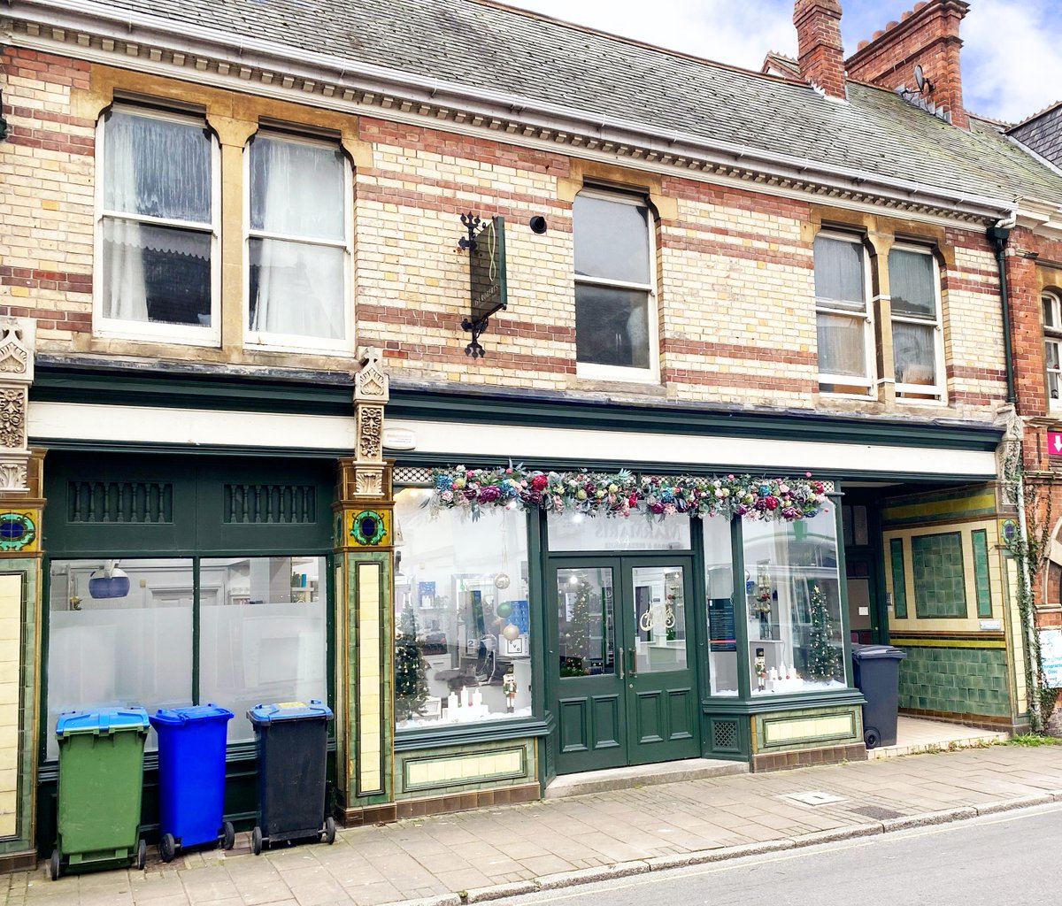 Tony Foster MNAEA, MICBA tweet media