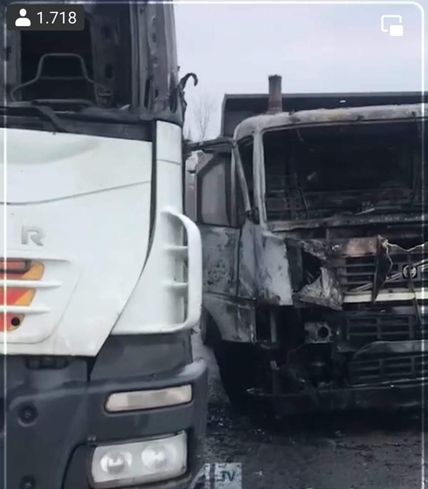 Xhemaili9's tweet image. A, mos jan more këta kamionat e shqipfolsit @buzhala beratit?
Un besoj qe po; 👇👇

#bužala #barrikadat
#kryptomining
#kontrabanda
#bandaeveriut