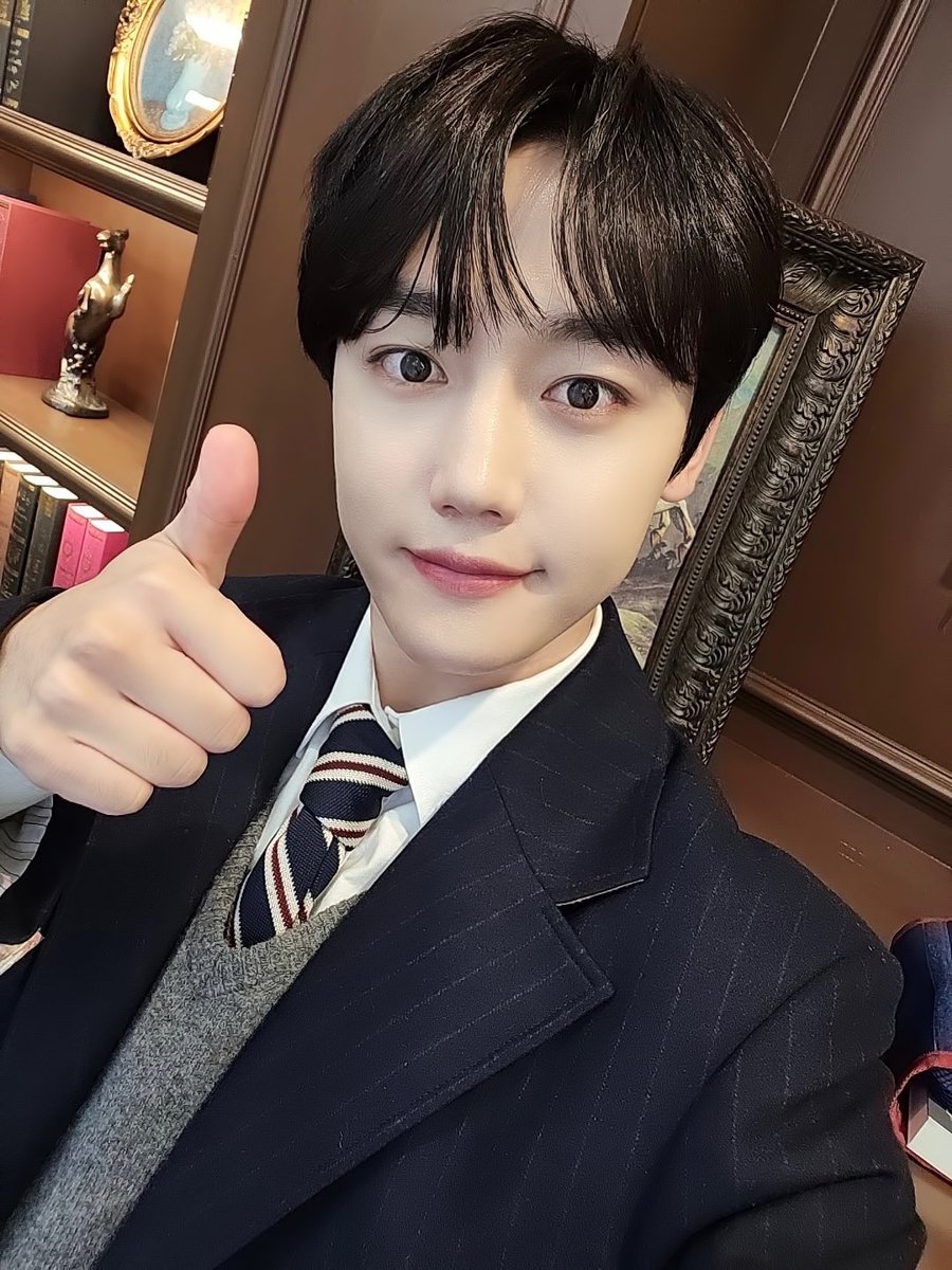 [📺] #골드니스 여러분!
잠시 후 PM 10:00 KBS Joy #내일은천재
#이장준 이 출연합니다.
쭈니랑 한 번 더 세계사 수업 속으로🌐
오늘도 잊지말고 함께해 주세요👍😉

#GoldenChild #골든차일드 #GNCD
#장준 #LeeJangJun #JangJun